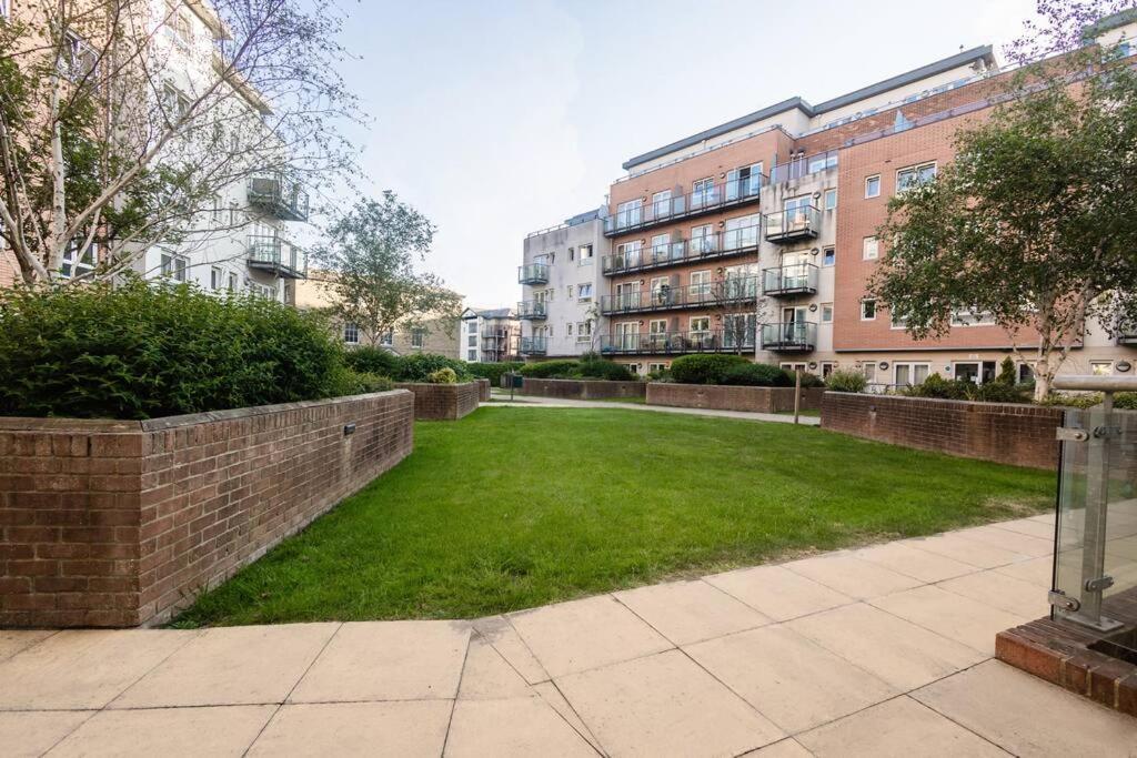 Ocean - 2 Bed Flat Sleeps 6 With Gym Access Southampton Exterior photo